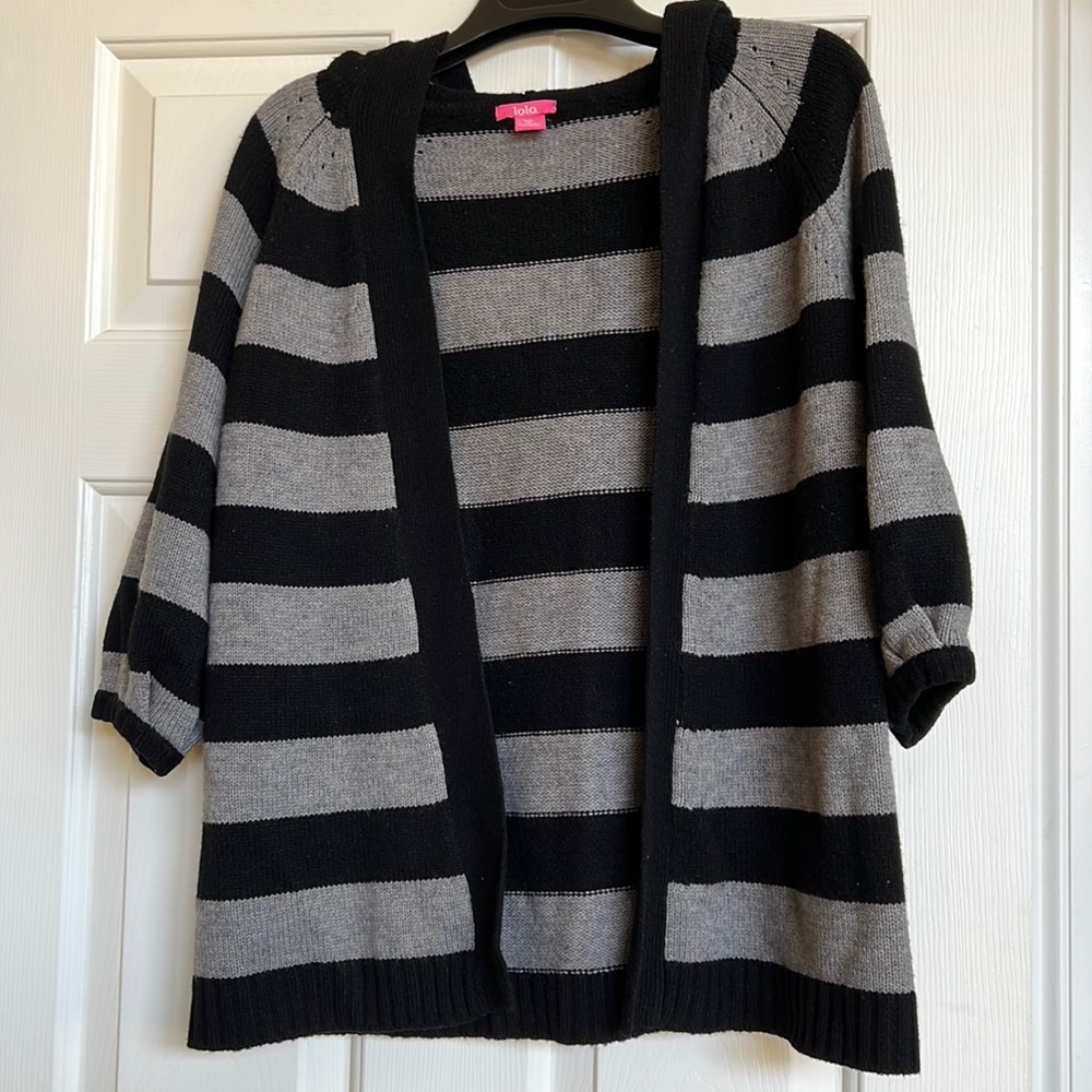 LOLA Hooded Open sweater